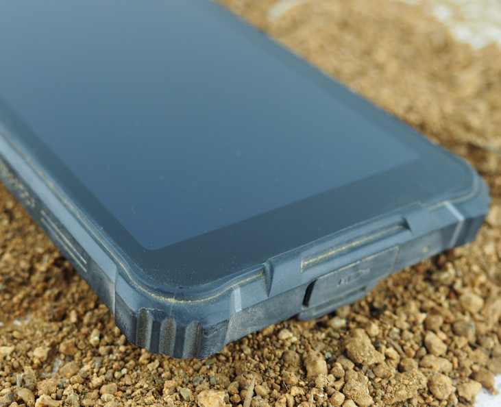 Móvil resistente KOA Rhino 7.500mHa 4GB 13MP - 14