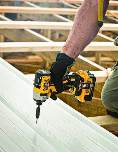 Kit Dewalt 8 herramientas + 3 bat 5ah + Cargador DCB1104 + 4xTstak VI DCK869P3