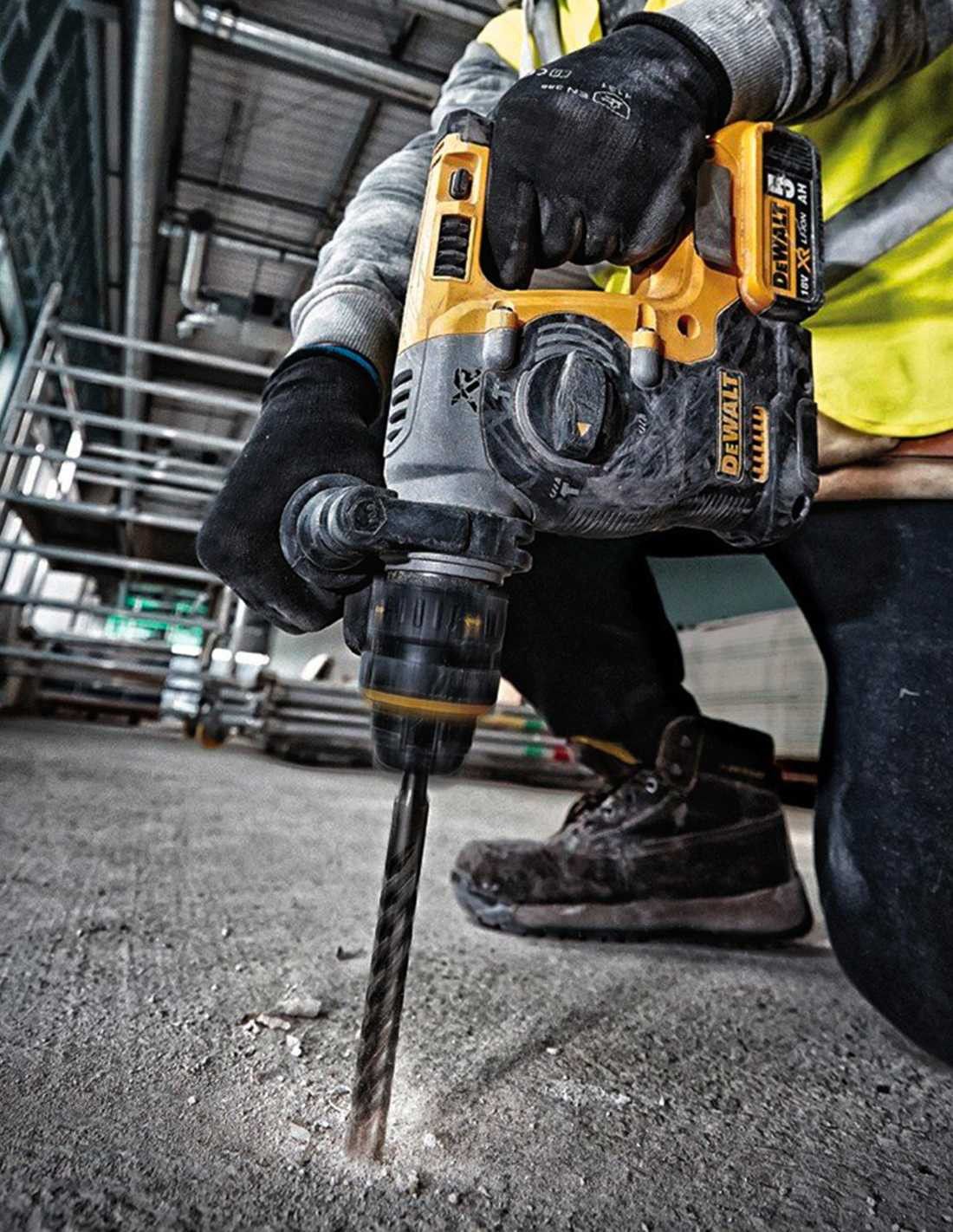 Kit Dewalt 12 herramientas + 3bat 5Ah + Cargador DCB1104 + 4xTSTAK DCK127P3