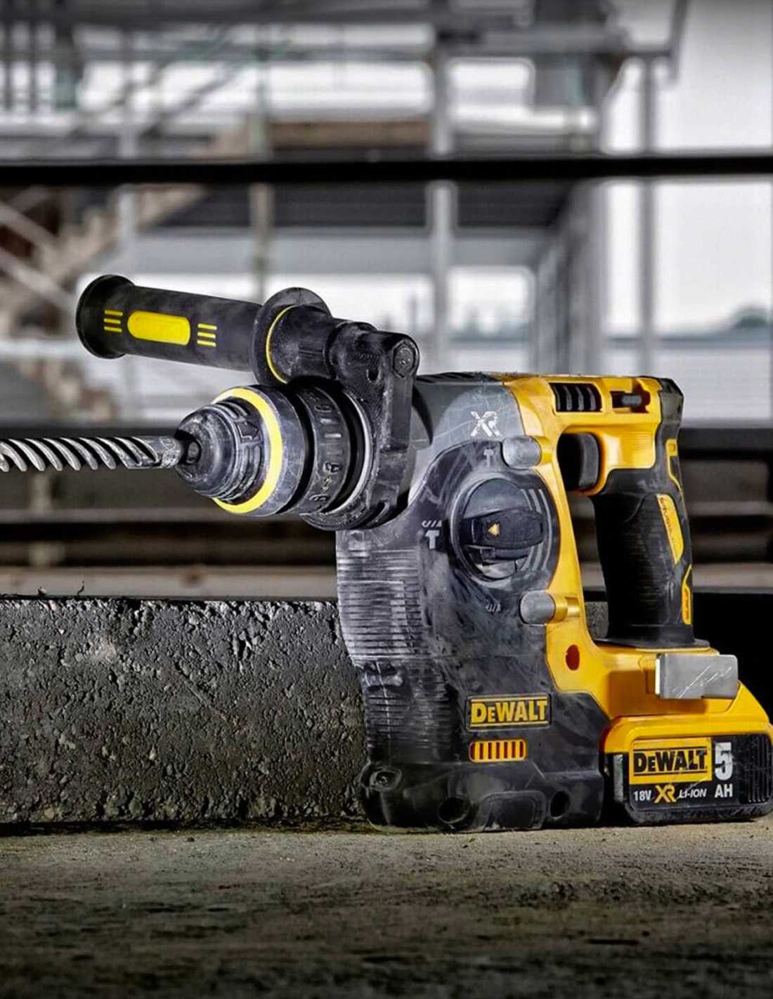 Kit Dewalt 12 herramientas + 3bat 5Ah + Cargador DCB1104 + 4xTSTAK DCK120P3