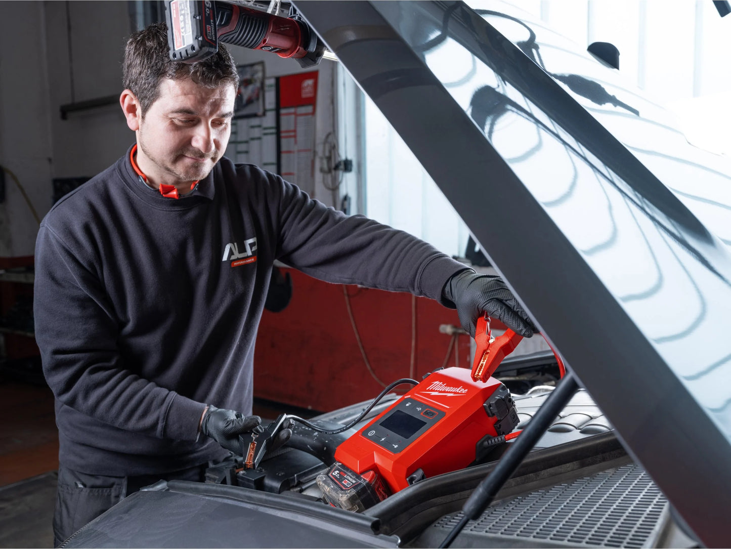 Arrancador para vehículo M18 2.000A Milwaukee